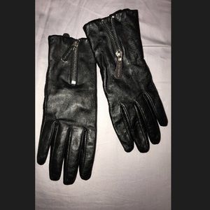 Michael Kors leather zipper glove